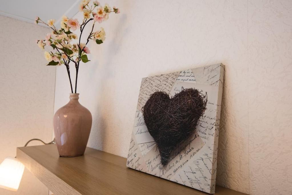 Knus Huisje Op Kindvriendelijk Park Met Zwembad أوتيرلو المظهر الخارجي الصورة
